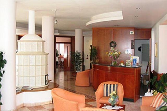 Albergo Al Salus Levico Terme Exterior foto