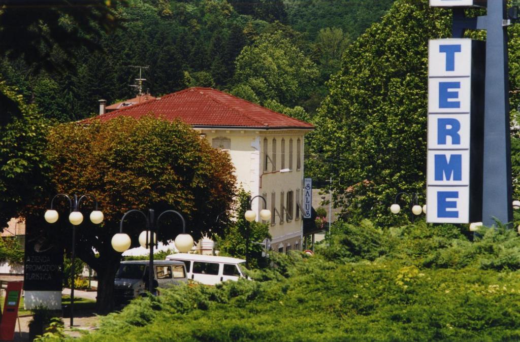 Albergo Al Salus Levico Terme Exterior foto