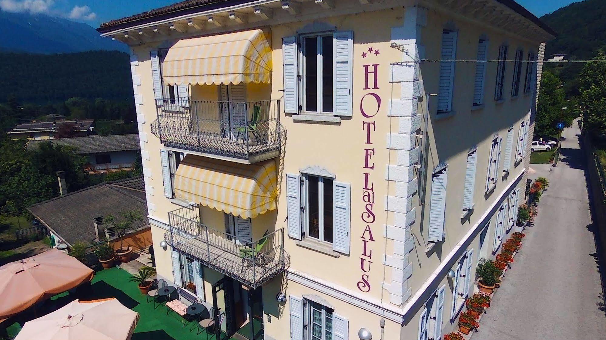 Albergo Al Salus Levico Terme Exterior foto